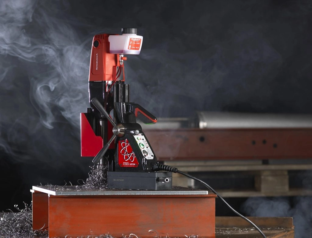 Visual Guide to Repairing and Replacing Armature and Gear in Element 40 Raptor Magnetic Drill