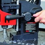 دریل مگنت یا دریل دستی؛ کدام برای سازه فلزی مناسب‌تر است؟